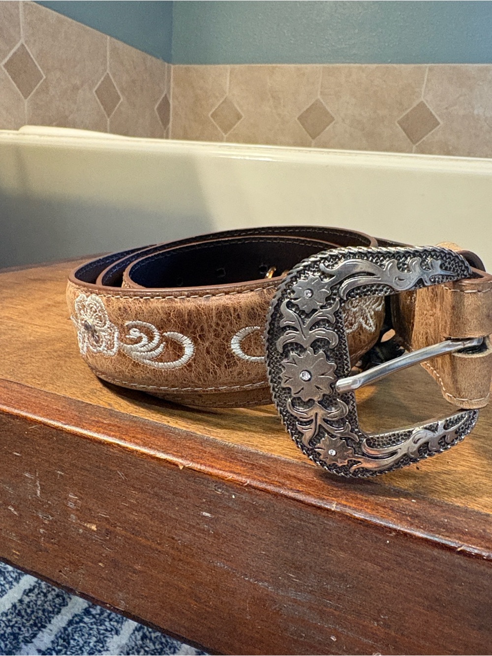 Women’s Shyanne | Embroidered Leather Belt with Silver Buckle | L - Picture 15 of 16